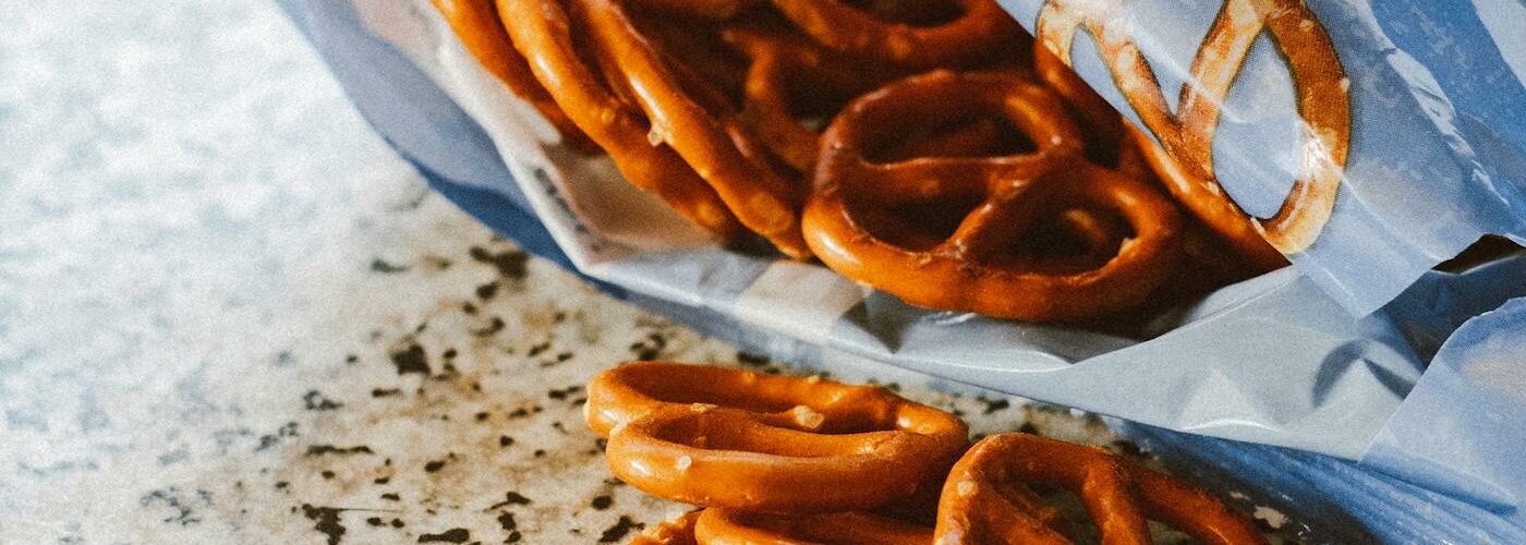 Bretzels traditionnels allemands dorés et croustillants