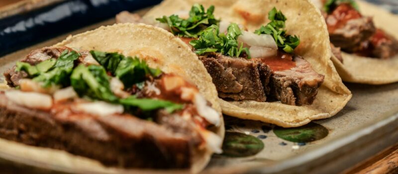 Du barbecue texan au ceviche péruvien : un continent qui mange avec passion