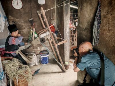 Laque de Bagan, marionnettes et longyi : l'artisanat comme mémoire vivante