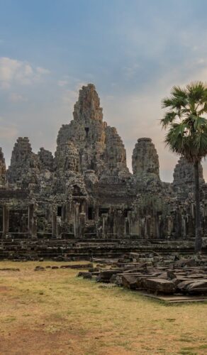 Temple Bayon au coucher du soleil dans le complexe d'Angkor Wat, Siem Reap, Cambodge