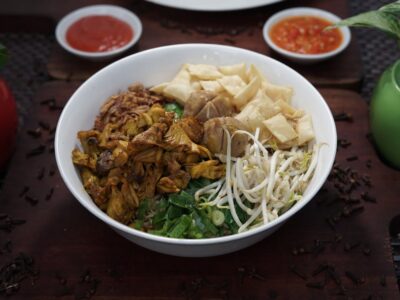 Du rendang au nasi goreng : une cuisine d'épices née sur la route des Indes