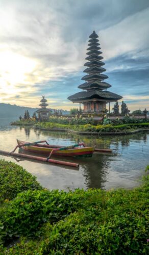 Temple Pura Ulun Danu Bratan au bord du lac, Bali, Indonésie