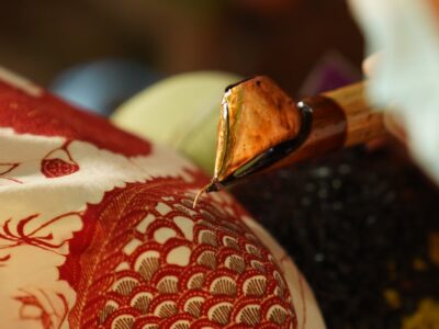 Batik, gamelan et marionnettes d'ombre : les arts vivants d'un archipel millénaire