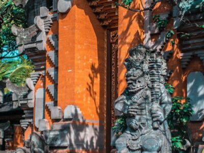 Des offrandes de Bali aux mosquées de Java : un archipel où chaque île prie à sa manière