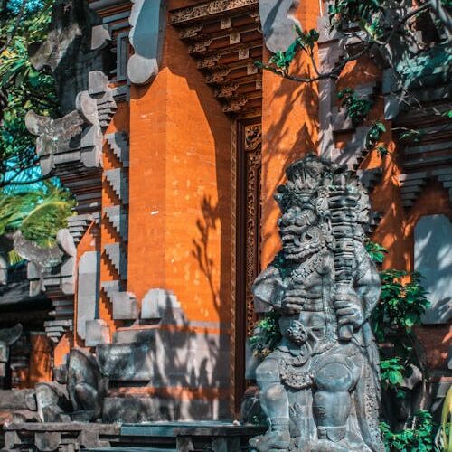 Portail traditionnel d'un temple hindou balinais, Bali, Indonésie