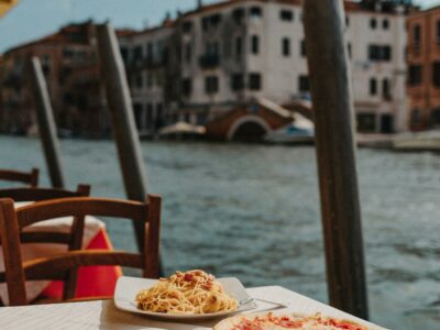 Pizza, pasta et espresso : la gastronomie italienne, art de vivre universel