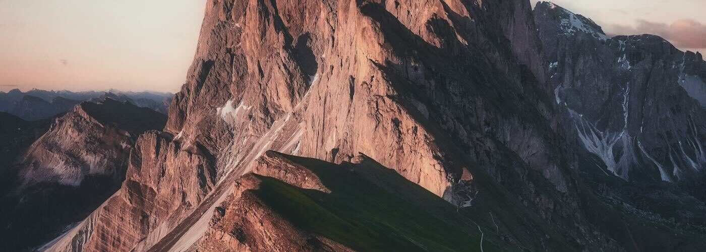 Bijoux et artisanat de perles Maasaï aux couleurs vives