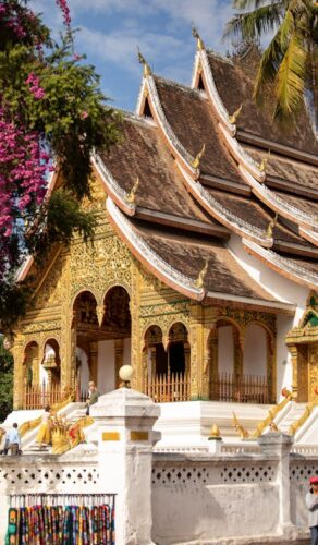 Façade dorée du Palais Royal de Luang Prabang, Laos