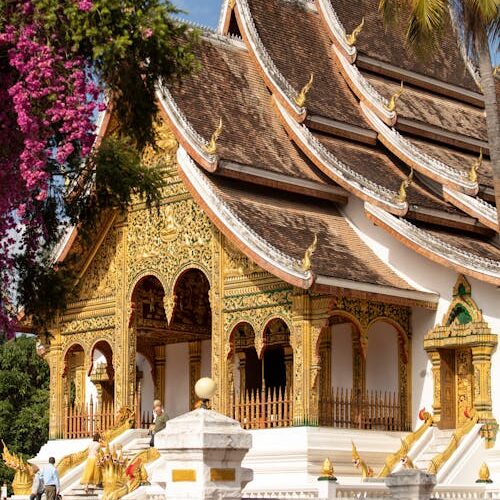 Façade dorée du Palais Royal de Luang Prabang, Laos