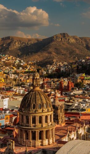 Vue panoramique sur les maisons colorées de Guanajuato au Mexique