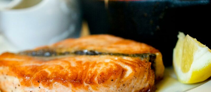 Njeguški pršut, poisson de l'Adriatique et rakija : la gastronomie monténégrine entre montagne et mer