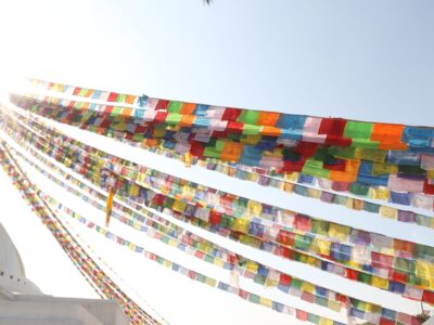 Thangkas, mandalas et bois sculpté : l'art sacré d'un pays entre terre et ciel