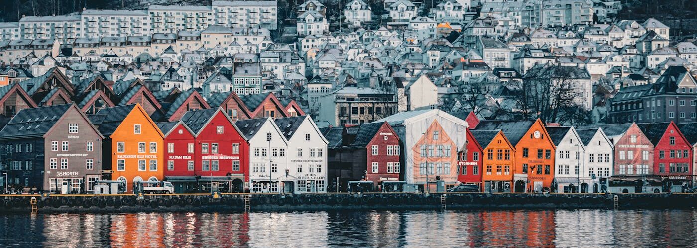 Maisons en bois colorées du quartier historique de Bryggen à Bergen, Norvège