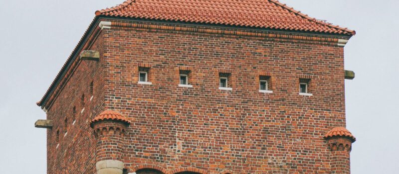 Wawel, Gdańsk et églises en bois : l'architecture polonaise entre renaissance gothique et reconstruction héroïque