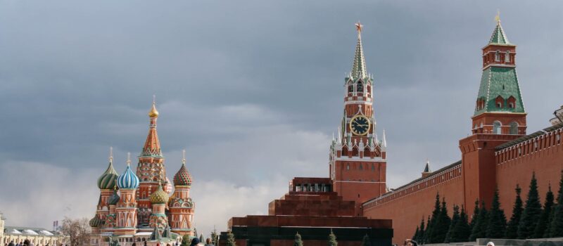 Matriochkas, banya et Noël orthodoxe : les traditions qui façonnent l'âme russe