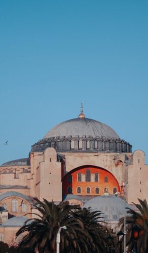 Hagia Sophia sous un ciel bleu à Istanbul, Turquie