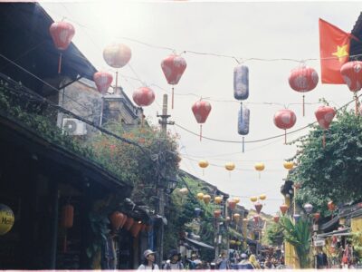 Laque, soie et lanternes : le raffinement discret de l'artisanat vietnamien