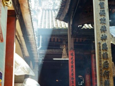 Entre encens et ancêtres : la spiritualité discrète du quotidien vietnamien